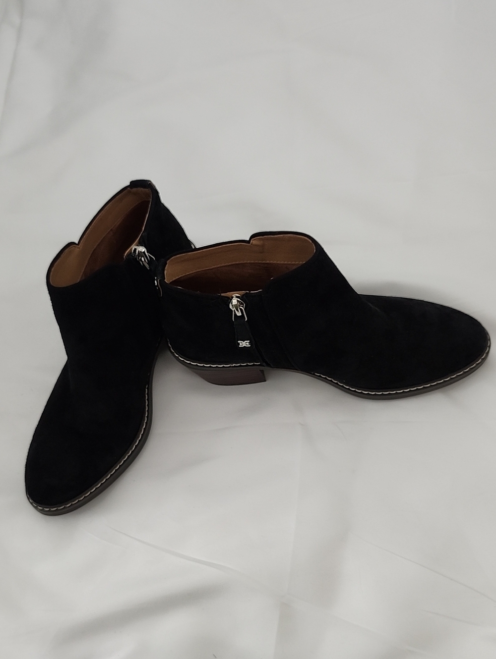Sam Edelman Black Suede Women's Ankle Boots - Classic Side-Zip Chelsea Style - Picture 6 of 8